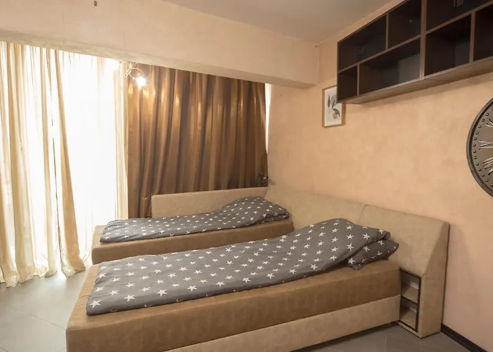 Aleks Holiday-center,sea,parking شقة